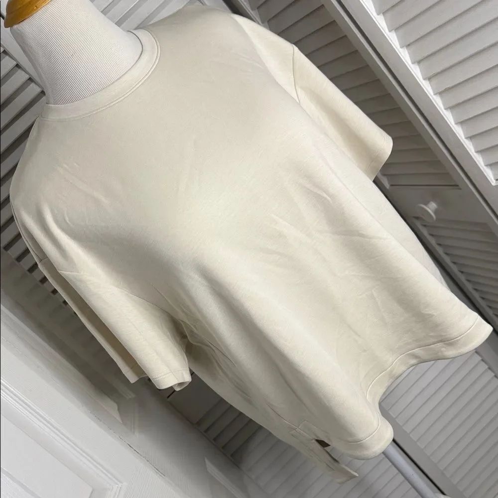Chic Cream Short Sleeve Women's Tee